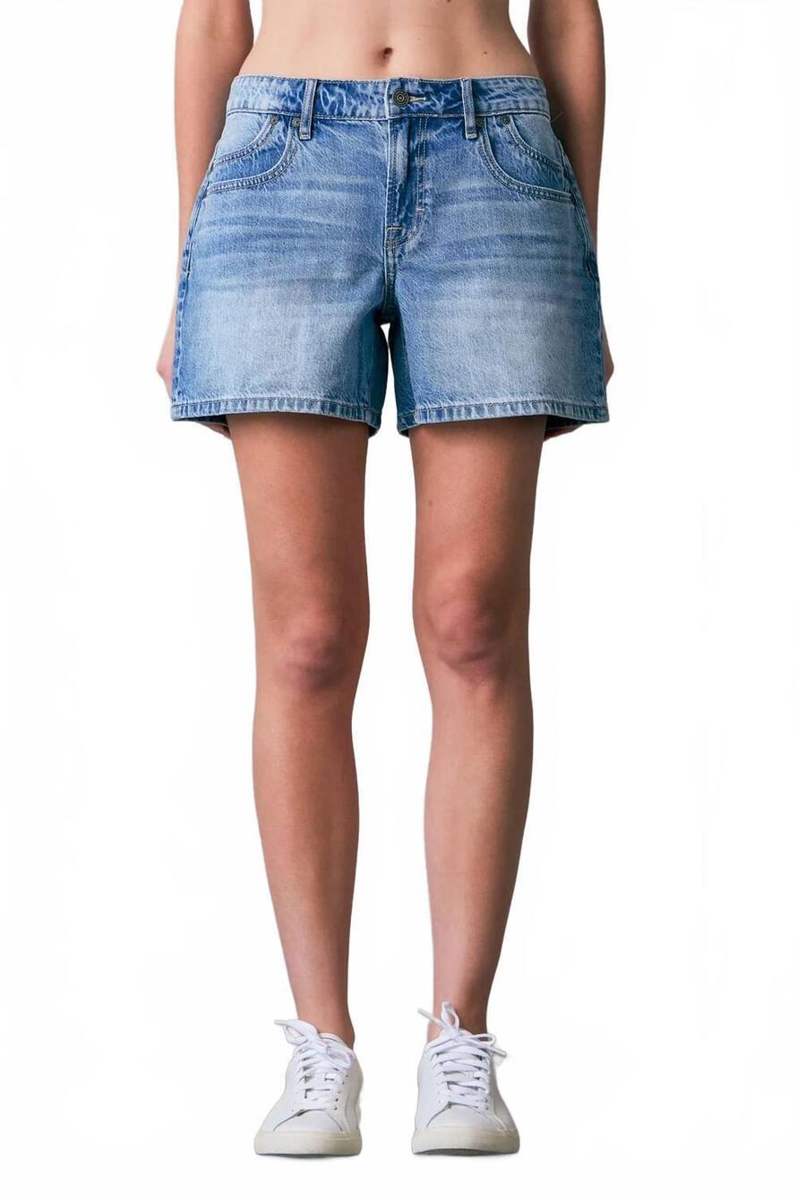 NEW HIDDEN classic mid-rise barrel shorts in medium wash
